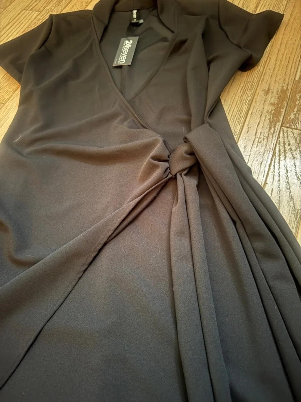 NWT Black Mock Wrap Dress 1X V-Neck Cap Sleeve Travel - Picture 3 of 12